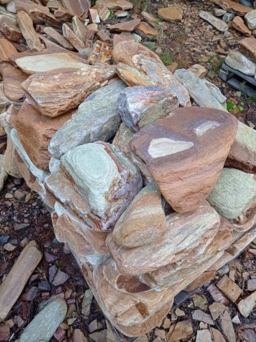 Златолит жёлтый, жёлто-зелёный глыбки и валуны для ланшафтного дизайна купить в Лосино-Петровском