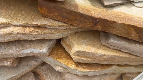 Плитняк златолит жёлтый золотистый для отмостки купить в Лосино-Петровском