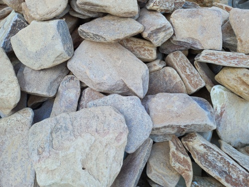 Златолит жёлтый, жёлто-зелёный глыбки и валуны для ланшафтного дизайна купить в Лосино-Петровском