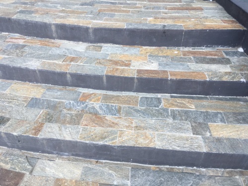 Плитка из Златолита Уральского для лестницы купить в Лосино-Петровском