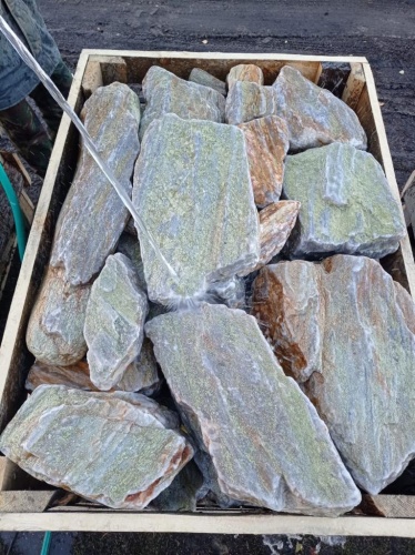 Златолит жёлтый, жёлто-зелёный глыбки и валуны для ланшафтного дизайна купить в Лосино-Петровском