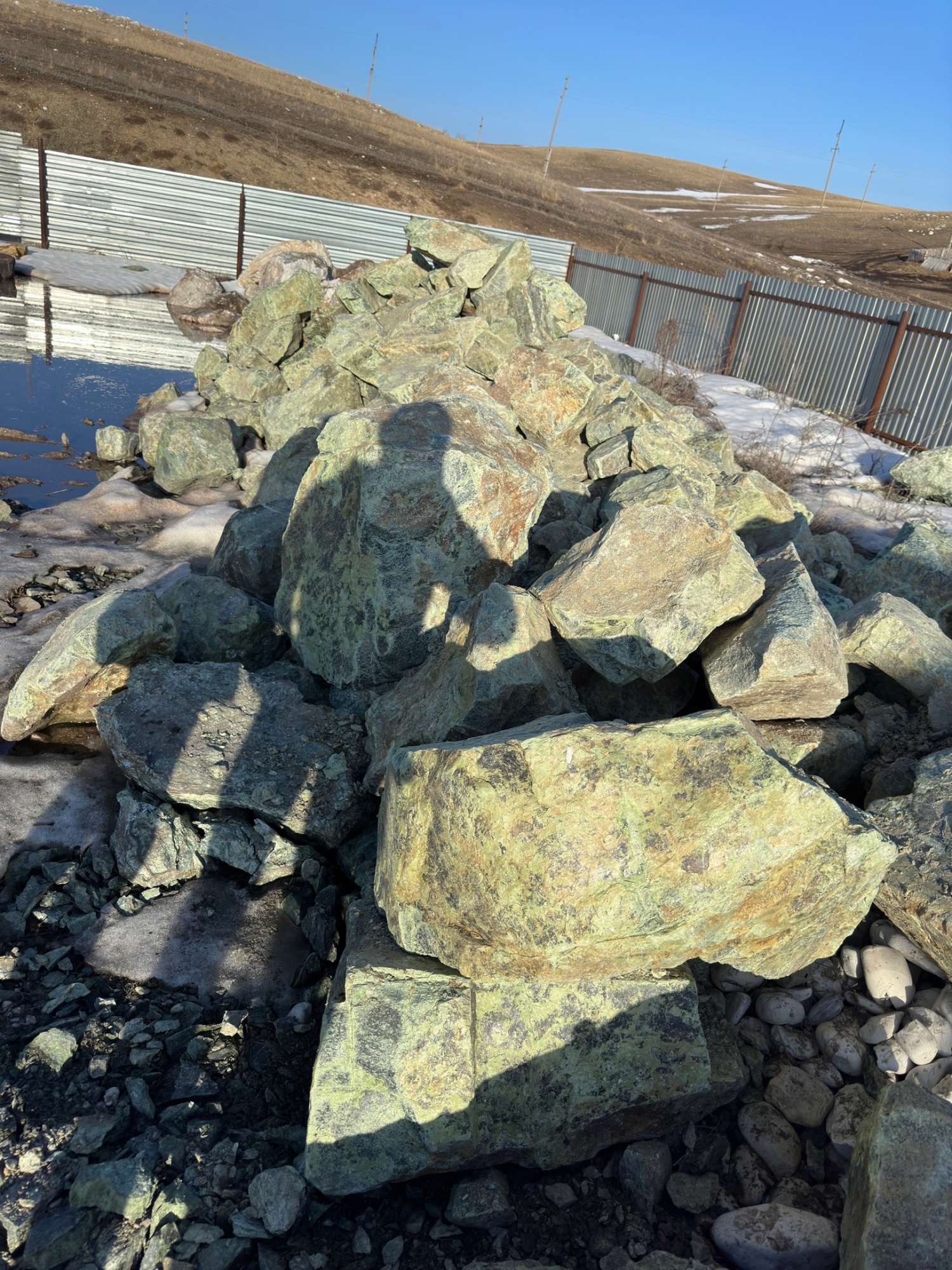 Камни для ландшафтного дизайна зелёные 10-60 килограмм купить в Лосино-Петровском