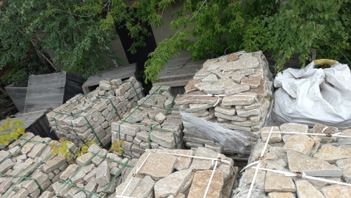 Плитняк гранитный галтованный купить в Лосино-Петровском