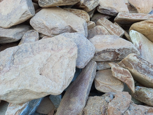 Златолит жёлтый, жёлто-зелёный глыбки и валуны для ланшафтного дизайна купить в Лосино-Петровском