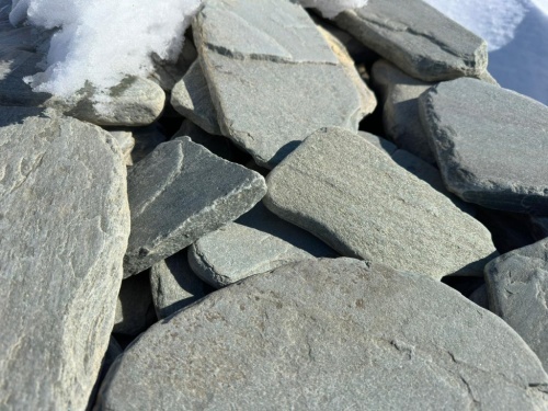 Плитняк златолит зелёный галтованный для цоколя купить в Лосино-Петровском