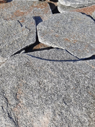 Златолит серебристый галтованный для лестниц купить в Лосино-Петровском