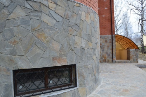 Плитняк златолит Уральский для цоколя, отмостки купить в Лосино-Петровском